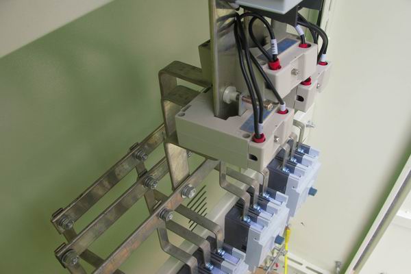革吉配电柜-应急照明配电柜使用对工作人员的具